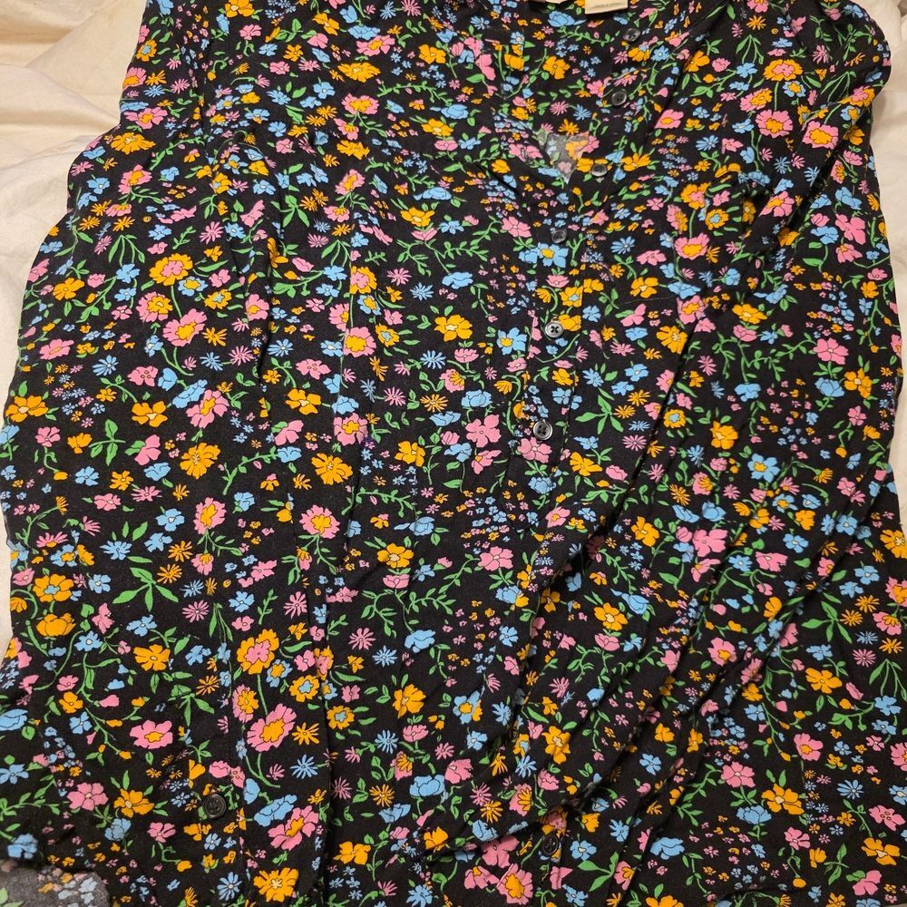 Levi’s Floral Button Down Long Sleeve Blouse - 100% Viscose - Boho - Size L